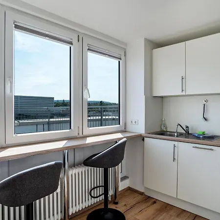 Penthouse In Zentraler Lage 普福尔茨海姆