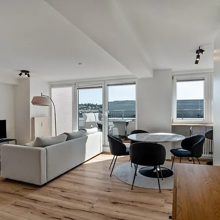 Penthouse In Zentraler Lage 普福尔茨海姆